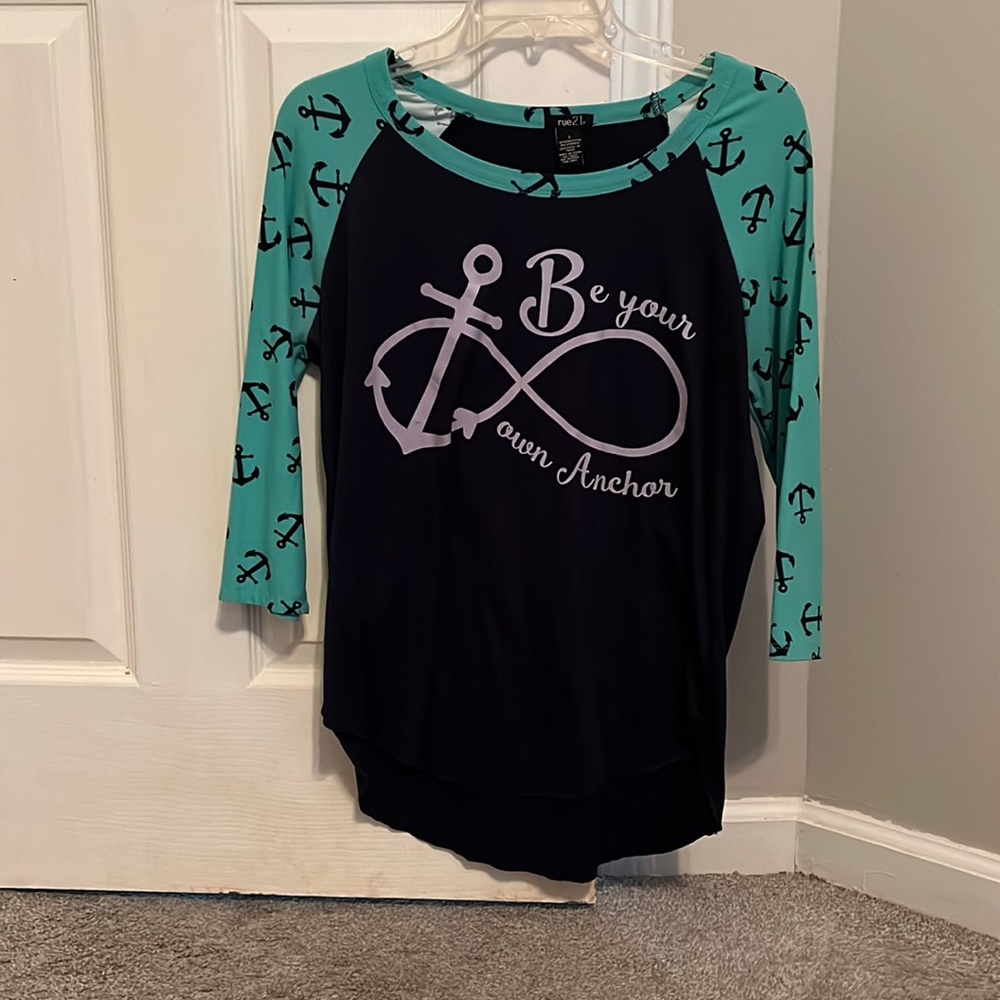 Rue 21 shirt size large like new